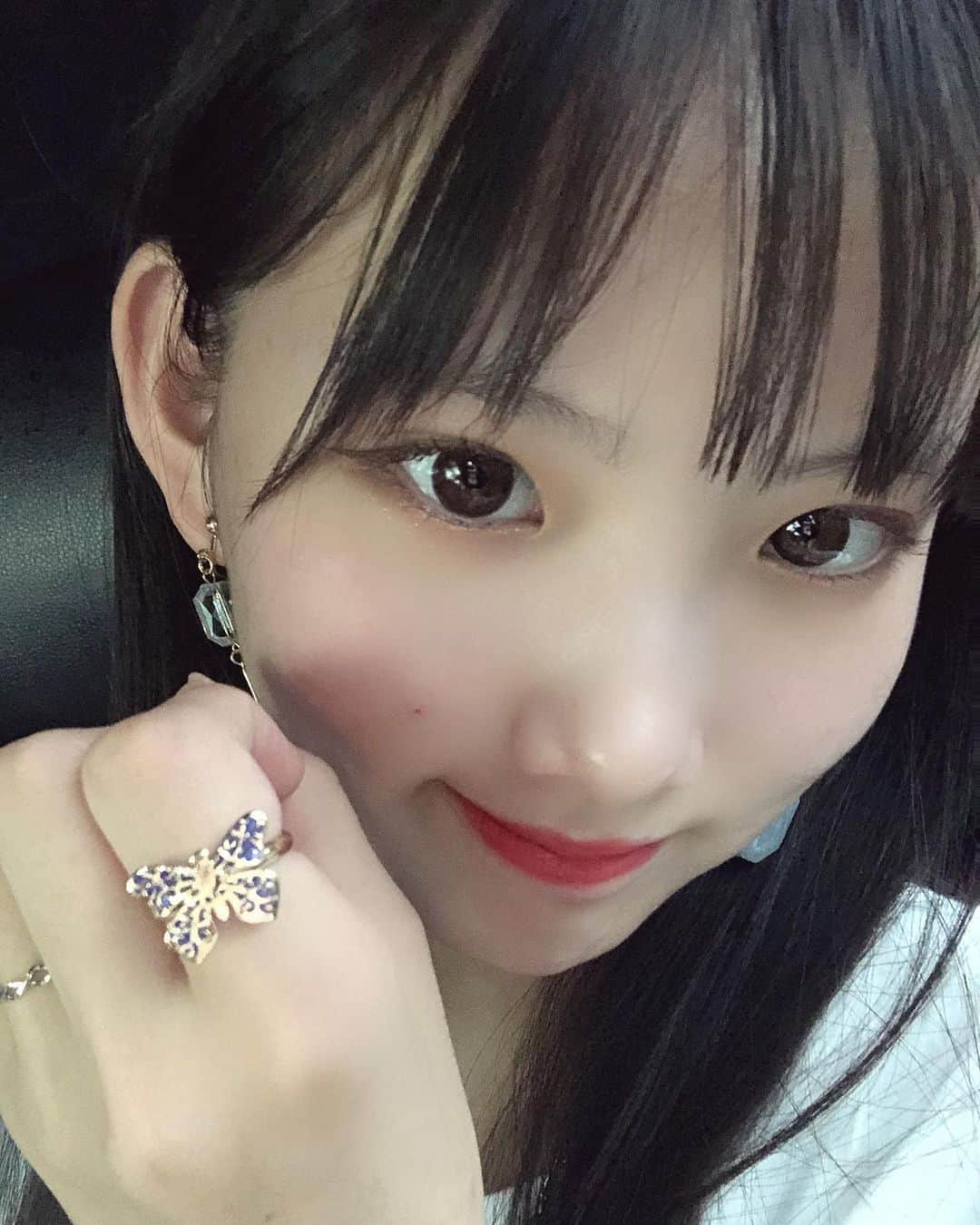 中野みやびのインスタグラム：「蝶々の指輪  #お気に入り #指輪 #リング #ring #蝶々 #butterfly #虫 #purple #紫 #お洒落 #point #手先 #手 #指 #girl #女子力 #wawawa #みやび」