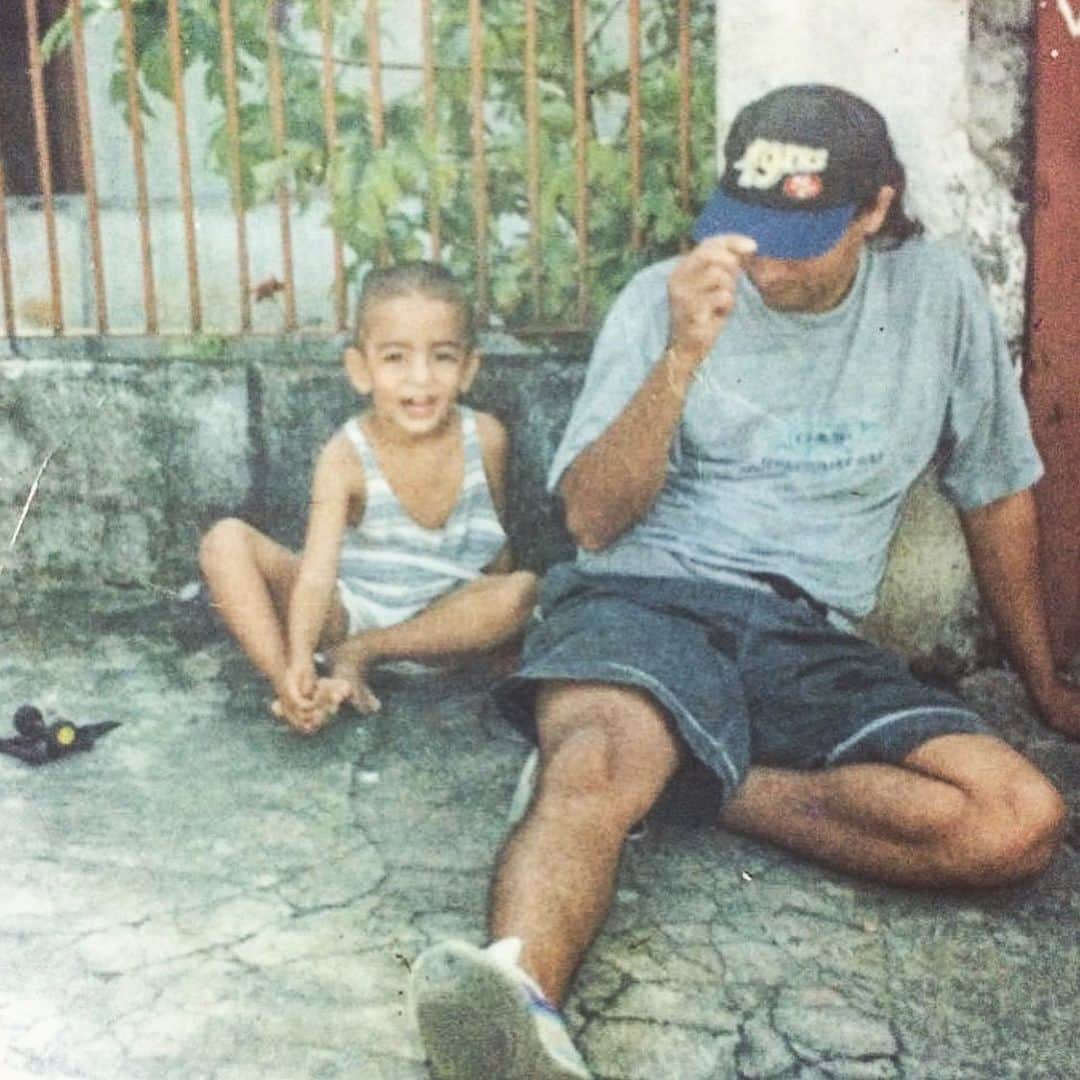 MC Guimêさんのインスタグラム写真 - (MC GuimêInstagram)「Feliz Dia Dos Pais!!! 👨‍👦 Com essas duas fotos q nem precisam de legendas, mas faço questão de reforçar: - Pais, sejam presentes na vida de seus filhos. - Filhos, sejam gratos e respeitem seus pais. Domingo abençoado pra vc q leu. 😁😁😁」8月9日 22時14分 - mcguime