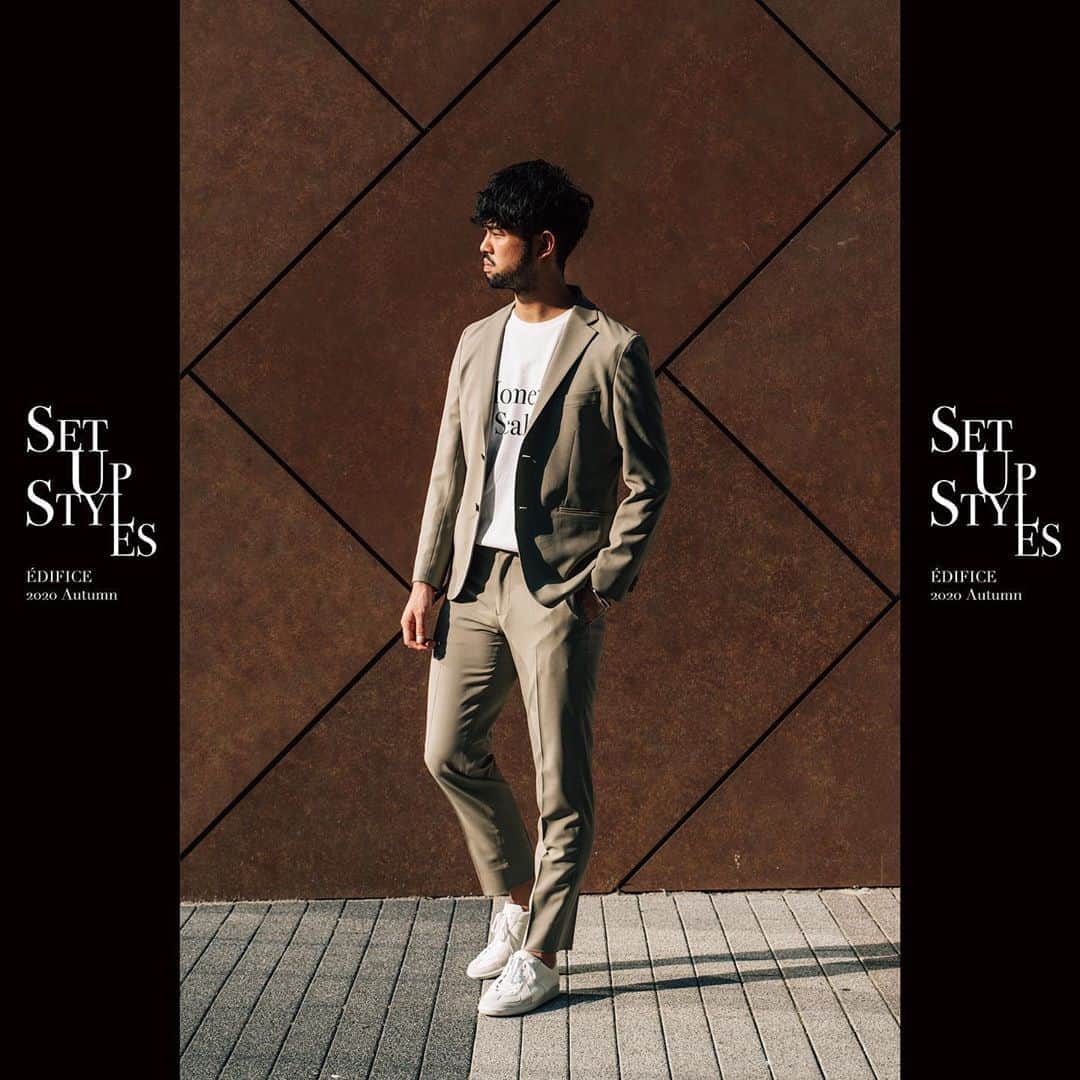 のインスタグラム：「【SET UP bottoms Coordinate】﻿ - VERTICAL カルゼセットアップ -﻿ ﻿ ウールライクな上品な生地感をメランジ感のあるポリエステル糸で表現した素材を使用したモデル『VERTICAL カルゼセットアップ』も、ボトムスの単品使いはOK。﻿ ﻿ 夏場はジャケットを着ない方でも、ビジネスはもちろん、カジュアルスタイルまでカバーできる汎用性高いシルエットは、合わせるアイテムを選ばない万能モデルとして高い人気を誇ります。﻿ ﻿ 《SET UP STYLE》﻿ Jacket : 【EDIFICE】¥18,000+tax﻿ No : 20010300100730 ﻿ Pants : 【EDIFICE】¥12,000+tax﻿ No : 20030300100730 ﻿ ﻿ 《Coordinate items》﻿ Tee : 【EDIFICE】¥15,000+tax﻿ No : 20050300100430﻿ Cut&sewn : 【POET MEETS DUBWISE × LOWERCASE for EDIFICE】¥5,800+tax﻿ No : 20071310065310﻿ Shoes : 【REPRODUCTION OF FOUND】¥22,800+tax﻿ No : 20093310007730﻿ ﻿ ﻿ ﻿ ﻿ ﻿ ﻿ ﻿ ﻿ ﻿ ﻿ ﻿ ﻿ ﻿ #edifice #edificeoriginal #setupjacket #comfort #autumnfabric #menssuit #separate #stretchjacket #stretchpants #menssetup #setup #mensfashion #mensstyle #menswear #stretchfabric #stretch #slimpants #jacketstyle #mensjacket #setupstyle #menwithclass #menwithstyle #menscoordinate #エディフィス #エディフィスオリジナル #セットアップ #ストレッチパンツ #セパレートスーツ」