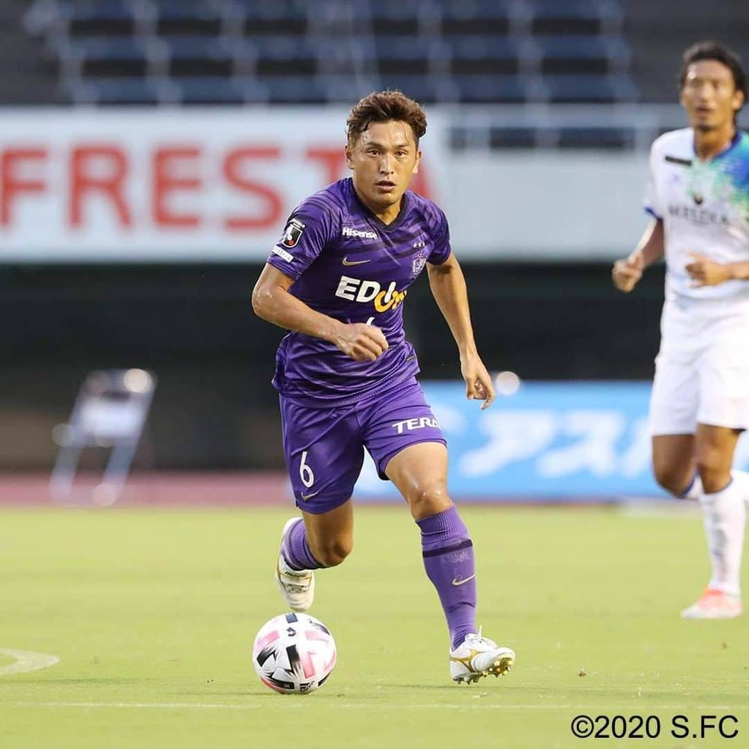 サンフレッチェ広島さんのインスタグラム写真 - (サンフレッチェ広島Instagram)「. ⚽️明治安田生命J1リーグ第9節　試合結果⚽️ サンフレッチェ広島　1-0　湘南ベルマーレ 前半：1-0 後半：0-0 【得点者】浅野雄也  終始、試合のペースを握ってゴールを攻めたて、リーグ再開後、ホーム初勝利を飾りました✨  熱いご声援、ありがとうございました😊  #柏好文 選手 #レアンドロペレイラ 選手 #青山敏弘 選手 #佐々木翔 選手 #浅野雄也 選手 #森島司 選手 #大迫敬介 選手 #茶島雄介 選手 #sanfrecce #積攻 #ピースマッチ」8月9日 22時21分 - sanfrecce.official