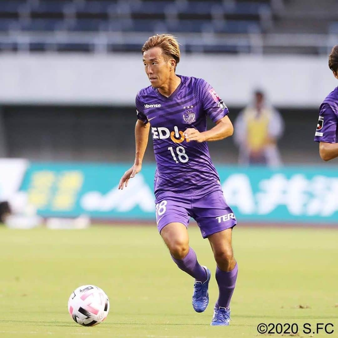 サンフレッチェ広島さんのインスタグラム写真 - (サンフレッチェ広島Instagram)「. ⚽️明治安田生命J1リーグ第9節　試合結果⚽️ サンフレッチェ広島　1-0　湘南ベルマーレ 前半：1-0 後半：0-0 【得点者】浅野雄也  終始、試合のペースを握ってゴールを攻めたて、リーグ再開後、ホーム初勝利を飾りました✨  熱いご声援、ありがとうございました😊  #柏好文 選手 #レアンドロペレイラ 選手 #青山敏弘 選手 #佐々木翔 選手 #浅野雄也 選手 #森島司 選手 #大迫敬介 選手 #茶島雄介 選手 #sanfrecce #積攻 #ピースマッチ」8月9日 22時21分 - sanfrecce.official