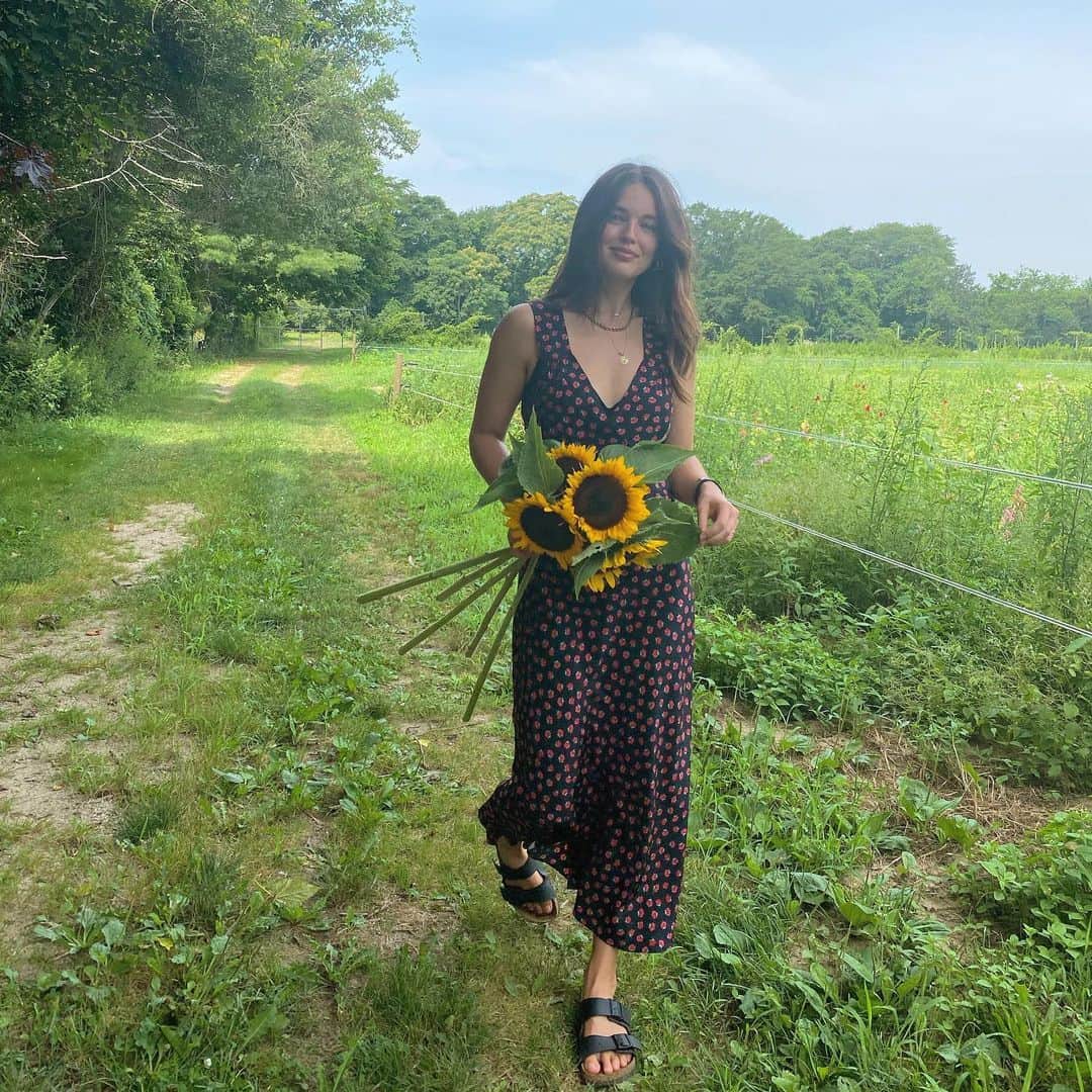 エミリー・DiDonatoのインスタグラム：「Sunday mornings look a little different these days 🌻🌾」