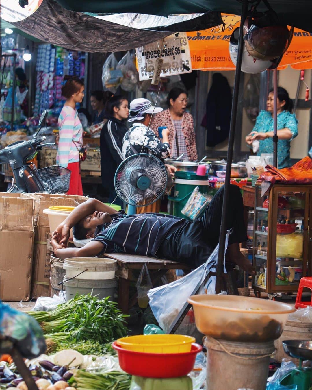 Shunsuke Miyatakeのインスタグラム：「Meltdown, Phnom Penh, Cambodia」