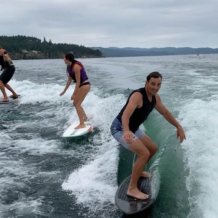 のインスタグラム：「Great day surfing with team @malibuboats on the new M240」