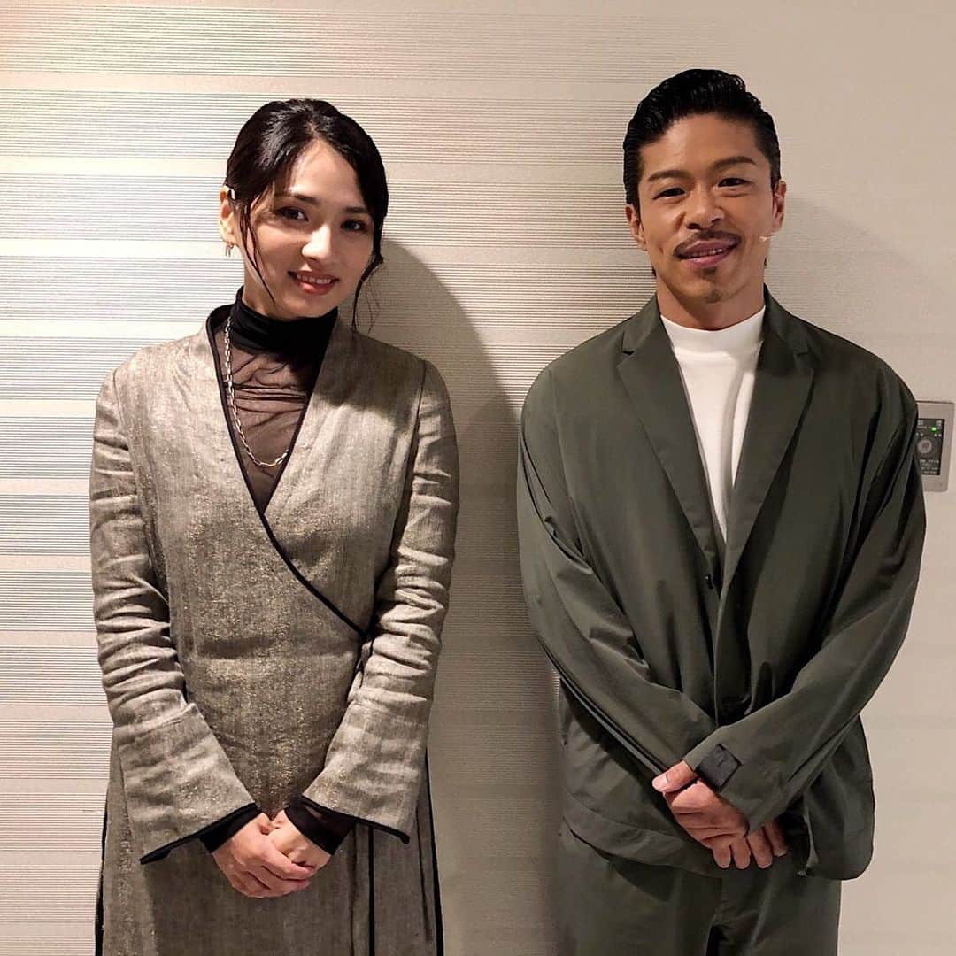 のインスタグラム：「朗読劇 「Re:」無事に終わりました！ お相手の野波麻帆さんありがとうございました！ 久しぶりの舞台の緊張感は やっぱり楽しかったです^_^ 一度キリなので 集中力が高まりました！ 劇場に足を運んで下さった方 オンライン配信を観て下さった方 本当にありがとうございました🙏✨」