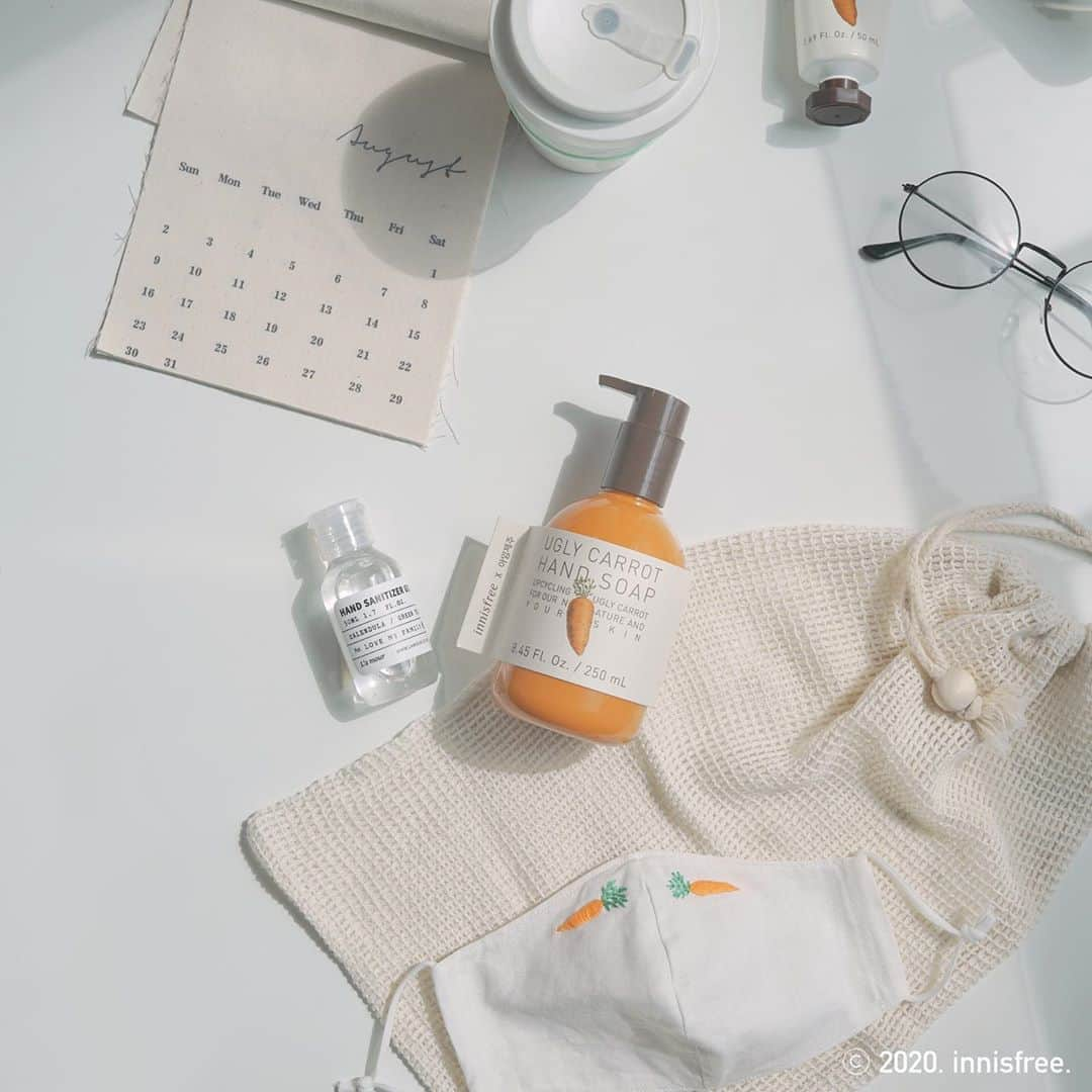 innisfree official (이니스프리) さんのインスタグラム写真 - (innisfree official (이니스프리) Instagram)「손 씻기가 중요한 요즘🤲 자극 없이 산뜻하게, 하지만 더 꼼꼼하게! ⠀ 나와 우리를 지키는 손 씻기, 업사이클링 당근 핸드라인과 함께해요 : ) ⠀ Hand-washing has become vital these days 🤲 Mild and refreshing, but more meticulous! ⠀ Wash your hands to protect everyone with the upcycling carrot hand line: )」8月9日 15時29分 - innisfreeofficial