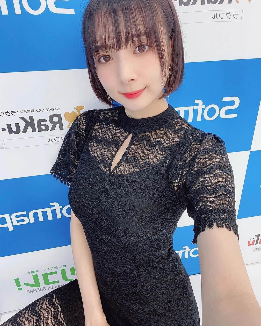 岡田紗佳さんのインスタグラム写真 岡田紗佳instagram ソフマップでイベントでした 最近私服も衣装も黒いワンピースばかり着ています 笑 8月9日 16時10分 Sayaka Okada