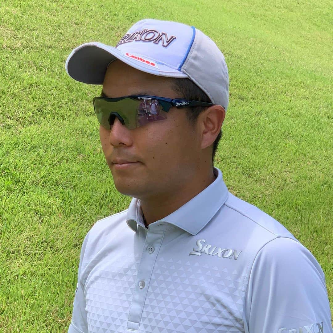 稲森佑貴のインスタグラム：「山本光学様よりSWANSのサングラスを頂きました！ デザインが良くとても掛けやすいです😎  普段のメガネと運転時のサングラスもSWANSを愛用しています👌  皆さんも是非チェックしてみてください😊  #山本光学 #SWANS #スワンズ #サングラス #ゴルフ」