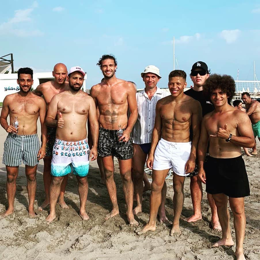 アンディ・キャロルさんのインスタグラム写真 - (アンディ・キャロルInstagram)「Beach Volleyball Champions 2020 - You Can Breathe Now @dwightgayle 🤣」8月9日 16時38分 - andytcarroll