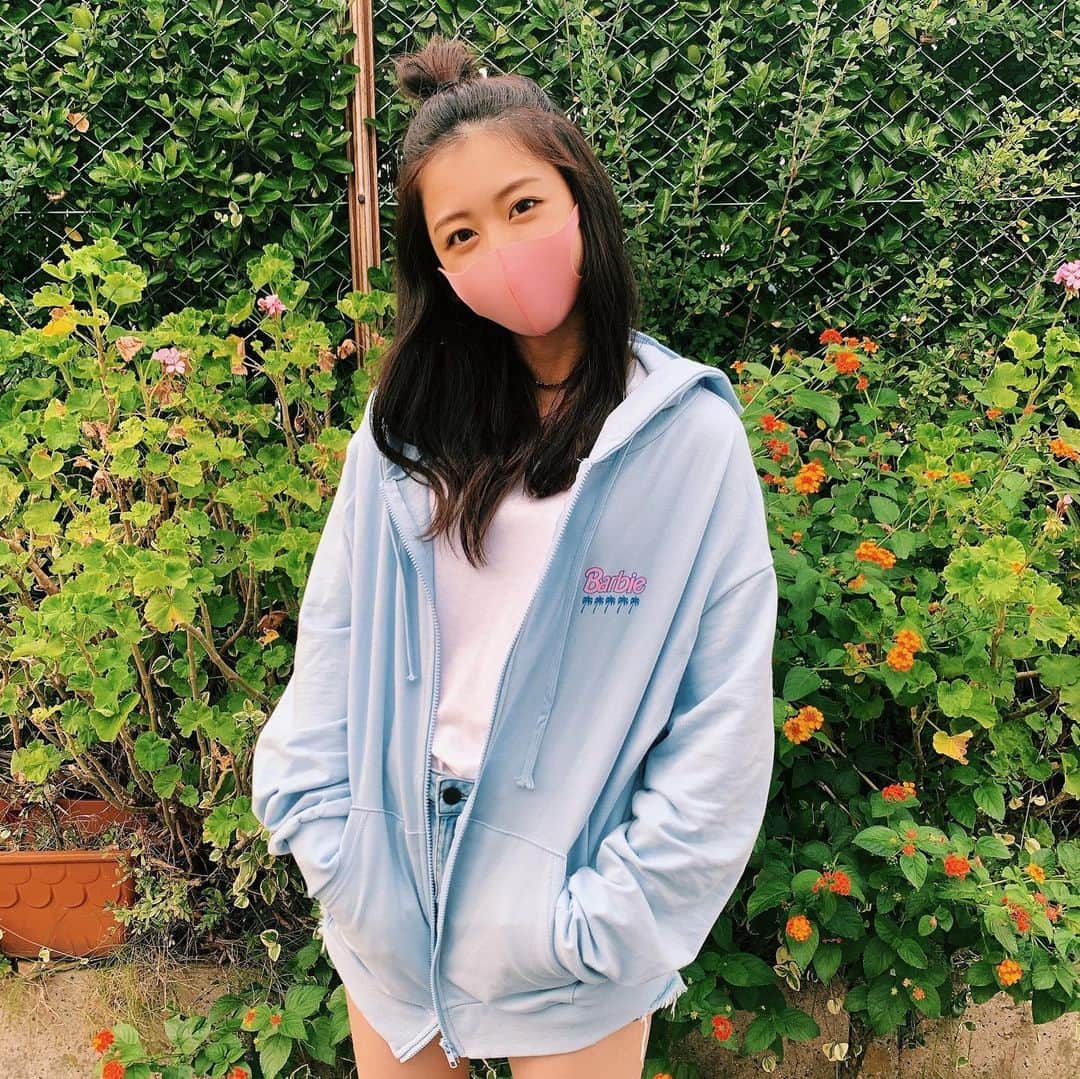 のインスタグラム：「@chuu_japan のバービーコラボのパーカーがすこぶる可愛い🥰💕✨ . . . #pr #chuu #Barbie #chuuBarbie #ootd #夏コーデ (?)」