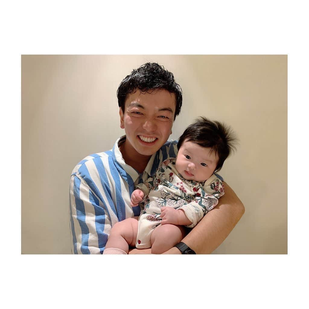 ena..*加藤 恵梨奈さんのインスタグラム写真 - (ena..*加藤 恵梨奈Instagram)「﻿ ﻿ ﻿ ﻿ 👨‍👩‍👧‍👧 𝙼𝚢 𝚋𝚛𝚘𝚝𝚑𝚎𝚛 ﻿ ﻿ ﻿ ﻿ 兄妹で集まるなんて久しぶり過ぎッ﻿ この日はMII©に会いに来てくれたよ𖠿 .゜﻿ ﻿ 沢山可愛がってくれた✌︎︎✌︎︎﻿ しかもBOOに任天堂のプレゼント🎁まで﻿ してくれる孫思いの叔父さん‪𐤔﻿ ﻿ もうゲームに夢中になるよね☺️✌🏼﻿ ﻿ 少しでも下の子の育児がしやすいようにと﻿ プレゼントしてくれたけど﻿ ほんままさかすぎて親子でびっくり🥺💖﻿ ﻿ ﻿ お兄ちゃんには助けられてばっかりで﻿ いつもありがと( ˘ ˘̥ )﻿ ﻿ ﻿ ﻿ #brother #兄妹 #お兄ちゃん #出産祝い #任天堂スイッチ #プレゼント #育児 #ワンオペ育児 #mama #mamamoo #mamagirl #孫 #叔父さん #ena_pi #」8月9日 16時54分 - e_n_a_p_i