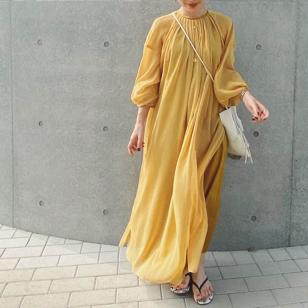 ryokoさんのインスタグラム写真 - (ryokoInstagram)「🐥🌻🌼🌝🍋🍌🧀 欲しかったこの @elin_official_jp のワンピ セールになっててかなりお得意にget♡ ． ． 𝑜𝑝 @elin_official_jp 𝑏𝑎𝑔 @nomadis_ 𝑠ℎ𝑜𝑒𝑠 #tkees ． ． ． #elin #nomadis #yellow #locari #code #fashion #ワンピース #コーデ #ママコーデ」8月9日 16時57分 - ry.0123