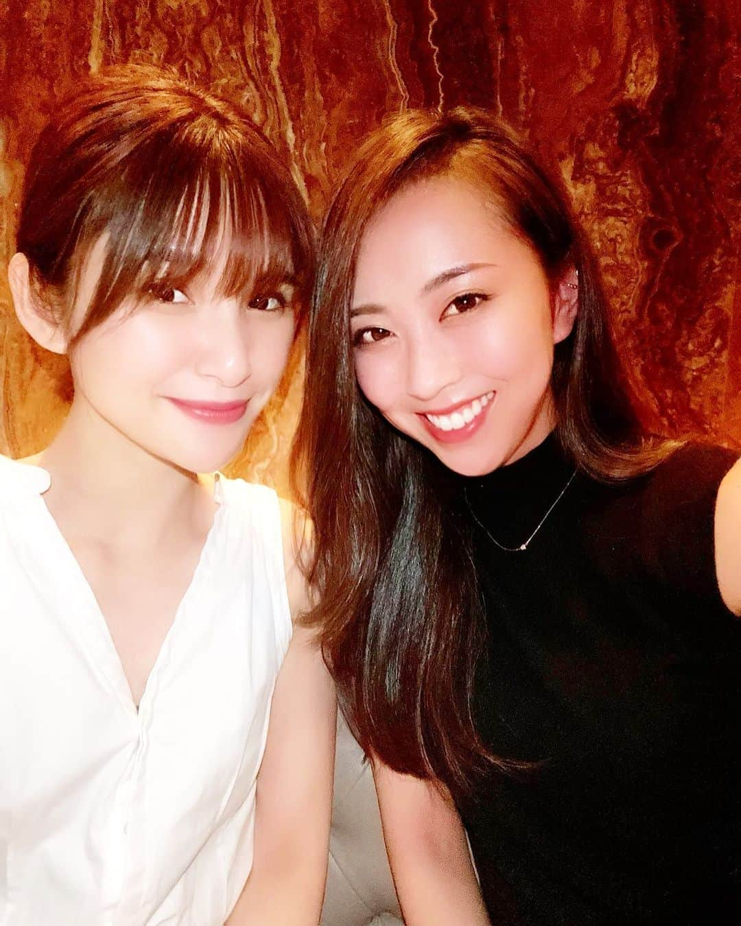 Mai Yamadaさんのインスタグラム写真 - (Mai YamadaInstagram)「めっちゃ久々に夏樹ちゃんに会えたっ♡ 同い年で誕生日も血液型も同じで 生まれた時間も30分くらいしか変わらなくて 身長もほぼ同じというミラクルさの夏樹ちゃんとは、知り合ってもうかれこれ6年くらいかな？ . 久しぶりの再会でしたが、相変わらず気さくでノリ良くて可愛くて🙈💓 刺激をたくさんもらいました☺️ . #久々の再会#同い年#ミラクル#時差投稿#酔っ払って顔赤い山田#ゴルフ焼けで黒い山田#色白美白な夏樹ちゃん #longtimenosee#friend#happy#miracle#selfie  #パラレルキャリア#フリーランス#パラレルワーカー#ノマドワーカー#働く女性#ワークライフバランス#リモートワーク#parallelcareer#freelance#nomadlife#nomadworker#businesswoman#work#worklifebalance」8月9日 16時59分 - yamadamai_719