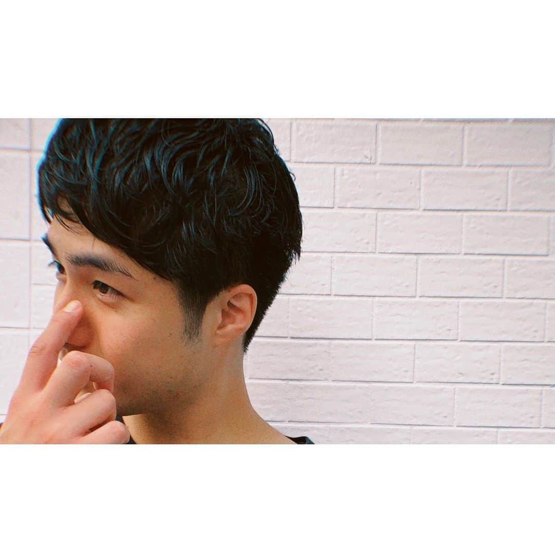 荒澤守さんのインスタグラム写真 - (荒澤守Instagram)「・ ・ 髪切ってん #日常　 #かゆい　のかな #久しぶり ・ ・」8月9日 17時04分 - mamoru_arasawa