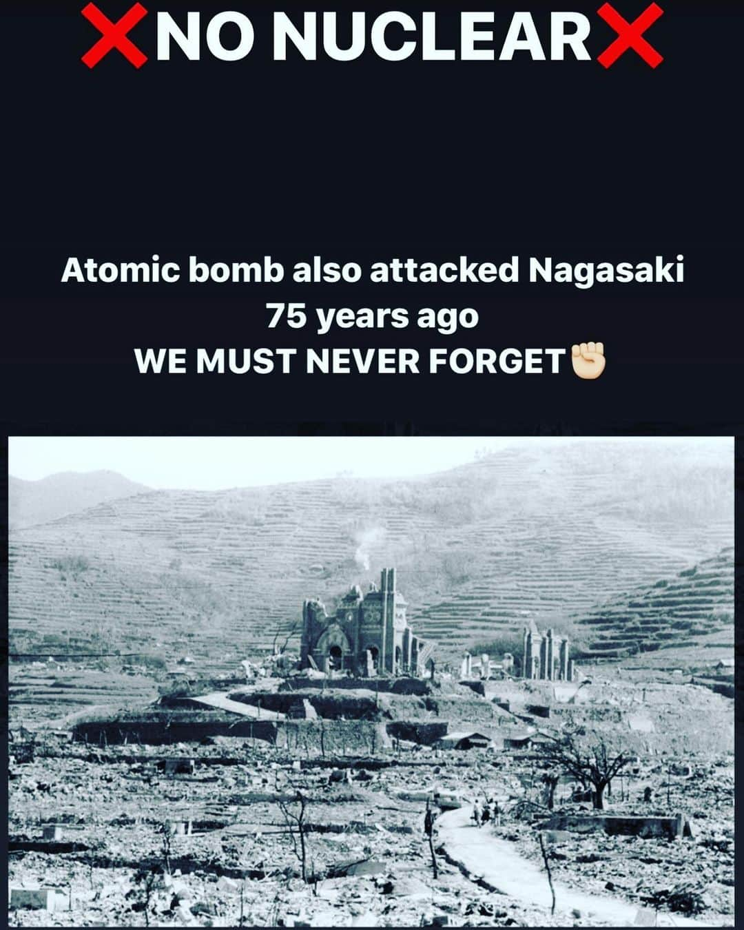 元ちとせさんのインスタグラム写真 - (元ちとせInstagram)「長崎に原爆が投下されてから今日で７５年の月日が流れました。 想像もつかない苦しみや悲しみから必死に生き抜いて命を繋ぎ今日という日を迎えさせてくださった方々に改めて心から感謝します。 忘れてはいけない。 繰り返してはいけない。 平和である未来を私たちも繋いでいきたいと、１１時０２分のサイレンと共に黙祷をささげながら力強く思いました。  #長崎 #原爆投下から７５年 #忘れない #繰り返さない #平和である未来」8月9日 17時14分 - hajimechitose.official