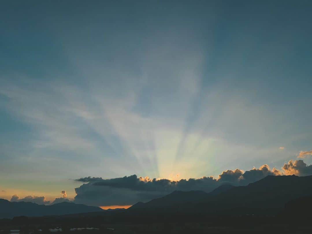 イアリサのインスタグラム：「#私が見た景色 #イーサンの見た空」