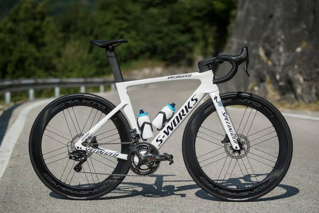 カンパニョーロさんのインスタグラム写真 - (カンパニョーロInstagram)「A Dream Bike - Specialized Venge WTO From the race winning design of the aero frameset and our proven Super Record EPS group to the latest evolution in the Bora family, the WTO range of wheelsets, the aerodynamic advantages designed into every aspect of this bike make the @iamspecialized  Venge WTO a smooth, efficient and fast Dream Bike.  For more on our aerodynamic Bora WTO Wheelsets and our race proven SR12 EPS groupset check our website.  #campagnolo #borawto60  #campagnolosuperrecordeps  Credits: @pocispix」8月9日 17時24分 - campagnolosrl