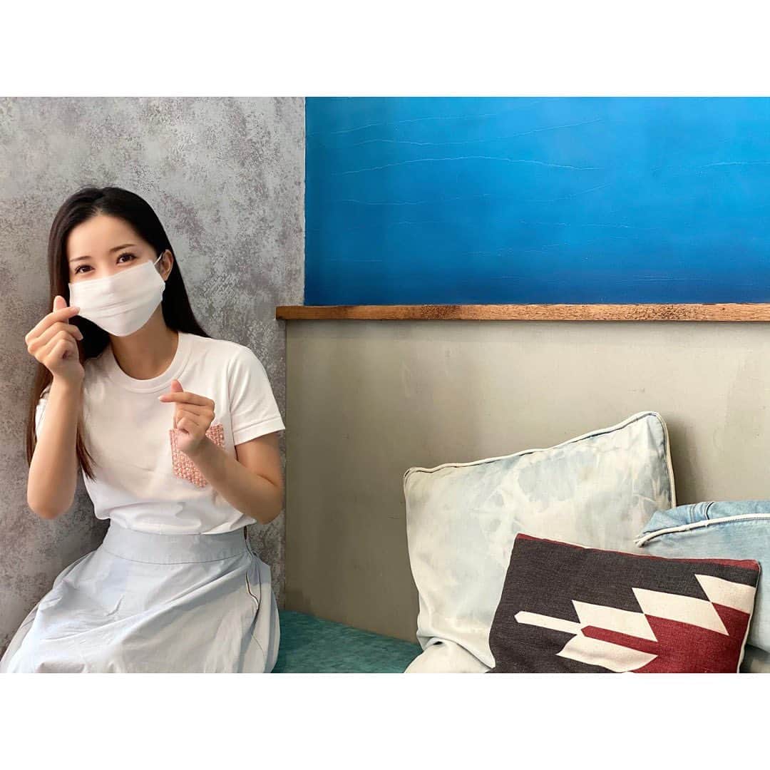 のインスタグラム：「﻿ ﻿ ﻿ 　﻿  気がつくと8月！はやいです。﻿ 　﻿ 最近は 製作作業、打ち合わせ等々な日々！﻿ 早く皆さまにお伝えしたいことがたくさん💭﻿ 　﻿ 　﻿ ﻿ #背景だけでも涼しく﻿ #最近覚えたキュンです﻿ #Socialdistance﻿ ﻿ 　﻿ 　﻿ ﻿」