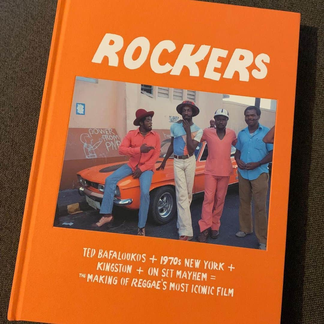 Leyonaのインスタグラム：「届いた！！﻿ "ROCKERS : THE MAKING OF REGGAE'S ﻿ MOST ICONIC FILM"﻿ ﻿ 映画『ROCKERS』はティーンだった﻿ わたしにとって"音楽" はもちろん"スタイル"﻿ のバイブル的な作品でした﻿ ﻿ ちょうど10年前に同作のTED監督の﻿ フォトエッセイ「Rockers Diary」が﻿ 浅尾敦則氏による訳で出版されたのですが﻿ 今回はTEDさんの英語テキストに加え﻿ さらに映画撮影時の写真やスケジュール﻿ なども掲載され見応えたっぷりです﻿ ジャケのデザインも素敵すぎ、、、﻿ ﻿ じつはこの映画のプロデューサー﻿ Patric Hulsey氏の奥様でありシニア・エディター ﻿ でもあるCherryさんは長崎をルーツにもつ﻿ 日本人女性です﻿ 彼女との出逢いは20年前のNew York﻿ 音楽とお花と猫ちゃんを愛してやまない﻿ とてもキュートでおしゃれでほんとに素敵な方、、、﻿ ﻿ NEW YORK,KINGSTON,﻿ GREECE,日本 、、、世界中﻿ ﻿ 違うルーツをもつひとたちが﻿ どこかで出逢い つながって﻿ 何かを一緒に紡いで いく﻿ その先には﻿ 笑顔が広がることを願って。﻿ ﻿ ﻿ ﻿ ﻿ ﻿ ﻿ ﻿  ﻿ ﻿ ﻿」