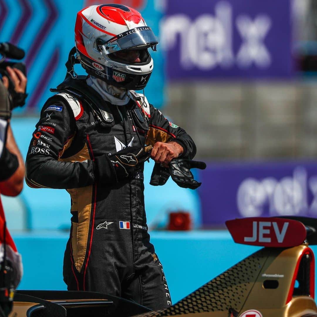 ジャン＝エリック・ベルニュのインスタグラム：「Another Day, another Race! #RaceAhead @boss」