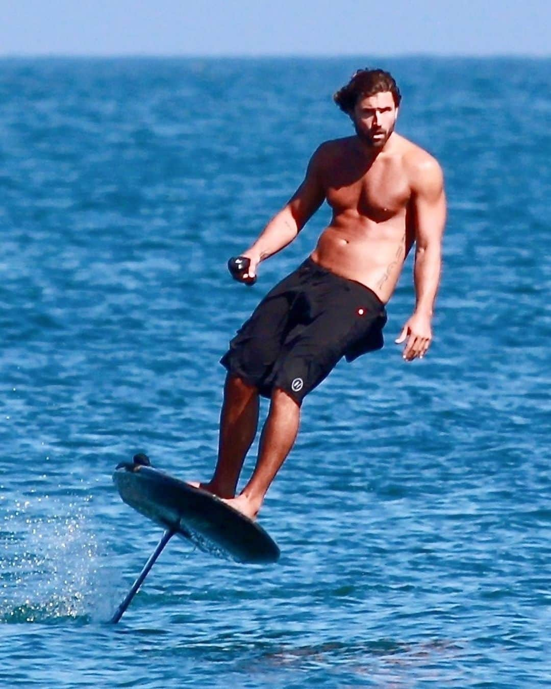 Just Jaredさんのインスタグラム写真 - (Just JaredInstagram)「@brodyjenner rides the waves at the beach in Malibu. #brodyjenner  Photo: Backgrid」8月9日 23時18分 - justjared