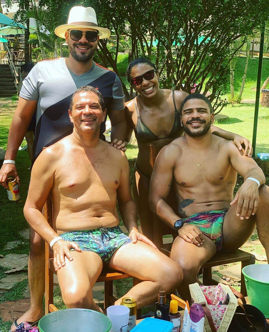 エリカ・ミランダのインスタグラム：「Hoje dia dos pais, eu só tenho gratidão por te meu veinho! Te amoooo❤️❤️❤️」