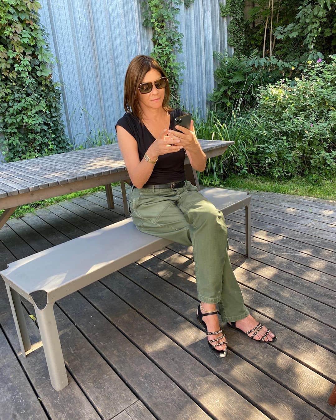 カリーヌ・ロワトフェルドのインスタグラム：「Shooting today, happy Sunday 💛」