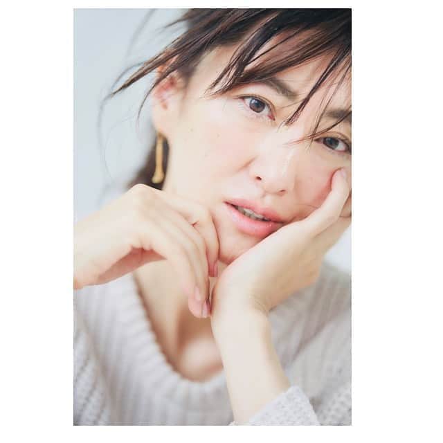 前田ゆかのインスタグラム：「先日の #testshooting  続き。  どの写真も 実に　  いまの自分らしく  撮影してもらいました！  @yayamax88  @moriyukio_roi  #shooting #photo #ettoi」