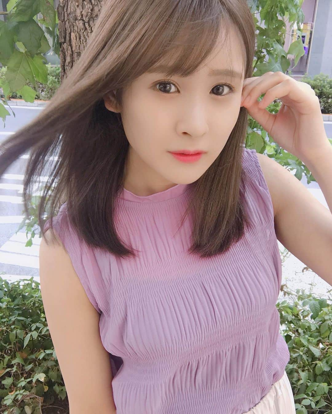 川崎優菜さんのインスタグラム写真 - (川崎優菜Instagram)「. . . new color 💇‍♀️  夏なので明るめに オリーブベージュっぽくしていただきました！！🌻  @logriho1001  さん ありがとうございました❤︎  #川崎優菜 #岩手　　#hairstyle  #haircolor  #hair #オリーブべージュ  #ベージュカラー  #ブリーチなし  #トリートメント #instagram  #instafashion  #followｍe」8月9日 18時43分 - yuna.kawasaki.29