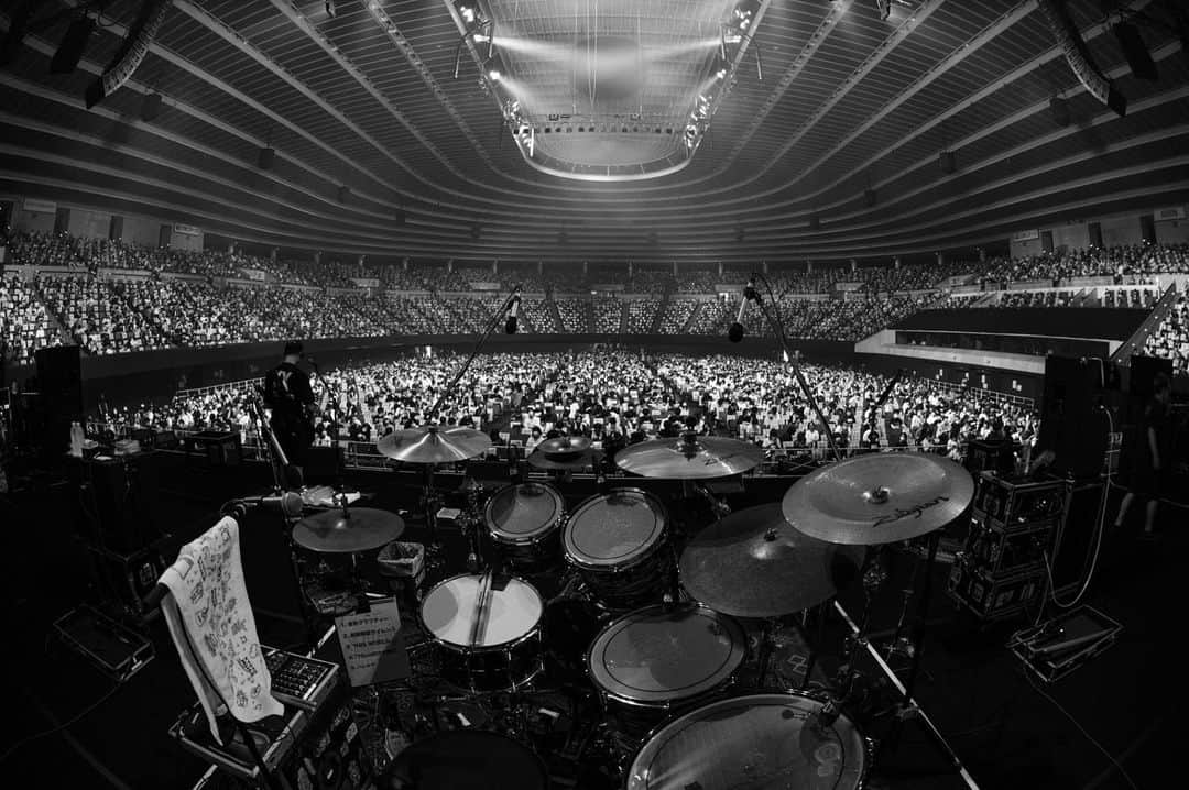 HIROSHIのインスタグラム：「Osaka Music DAYS!!! THE LIVE in 大阪城ホール 来てくれたみんなほんまにありがとう。 残念ながら来れなかった人、いつか必ず会いましょう。  Photo by @ninjajon」