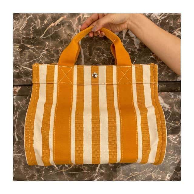 のインスタグラム：「-Hirob 丸の内店-﻿ ﻿ ﻿ ‼︎Vintage Hermes Bags‼︎﻿ ヴィンテージエルメスバッグが﻿ 新入荷致しました⭐︎﻿ ﻿ カンヌPM,GMサイズと﻿ ボラボラGMサイズをご紹介致します！﻿ ﻿ 8月10日まで10%OFFでご紹介しております！﻿ 一部除外有﻿ ﻿ 通信販売も対応しており、お電話でのご相談も受け付けています。﻿ 8月10日まで、通信販売の送料は無料となりますので、ご来店が難しい方でもお気軽にお問い合わせ下さい。﻿ ﻿ 詳細のお問い合わせは…﻿ 以下までお待ちいたしております。﻿ HIROB丸の内店﻿ 03-5224-8666﻿ ﻿ #hirob﻿ #hirobmarunouchi﻿ #baycrews﻿ #hermes﻿ #vintagehermes﻿ #canne﻿ #borabora﻿ ﻿ ﻿ #ヒロブ﻿ #ヒロブ丸の内﻿ #ベイクルーズ﻿ #エルメス﻿ #ヴィンテージエルメス﻿ #カンヌ﻿ #ボラボラ﻿ #自分へのご褒美﻿ #東京駅」