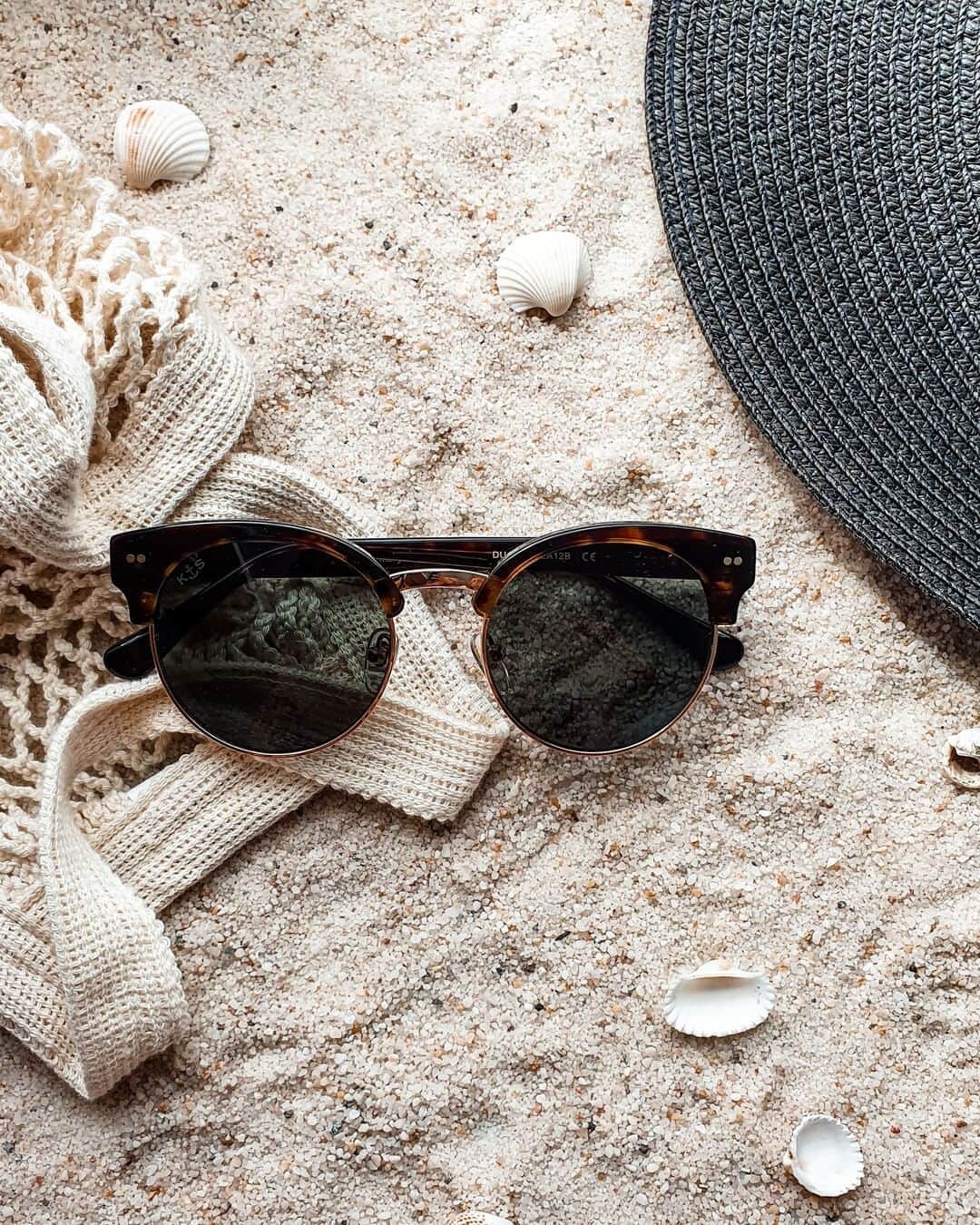 Kapten & Sonさんのインスタグラム写真 - (Kapten & SonInstagram)「'Sunnies on - world off.' 🐚 Monday mood with our sunglasses Capri Tortoise Green. 😍 @beautyn0te #bekapten #kaptenandson #sunglasses⁠ .⁠ .⁠ .⁠ #summer #summervibes #sunnies #beach #style #fashion #asseccoires #beachvibes」8月9日 19時30分 - kaptenandson