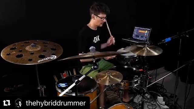 のインスタグラム：「Thank you for celebrating #808day! #Repost @thehybriddrummer with @make_repost ・・・ Happy 808day! Listen with earphones because there’s some deep bass going on here! 🎧 @roland_us @rolandmusicsa @roland_brasil @roland_uk @rolandindonesia @roland_vdrums @rolandcanada @roland_aus @rolandcanada @roland_peru」