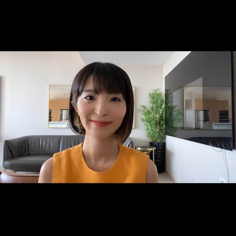のインスタグラム：「試行錯誤な、とある動画撮影。 今月中には皆さんにお知らせできると思います🙇‍♀️🤍お楽しみに、、！ . #jerusalem #israel #isolation #coronavirus #イスラエル #エルサレム #イスラエル在住 #エルサレム在住 #隔離生活 #フリーアナウンサー #新田朝子 #中東 #中東在住 #海外在住 #エルサレムな日々 #ブログ更新 #ブログはプロフィールから #撮影 #収録」