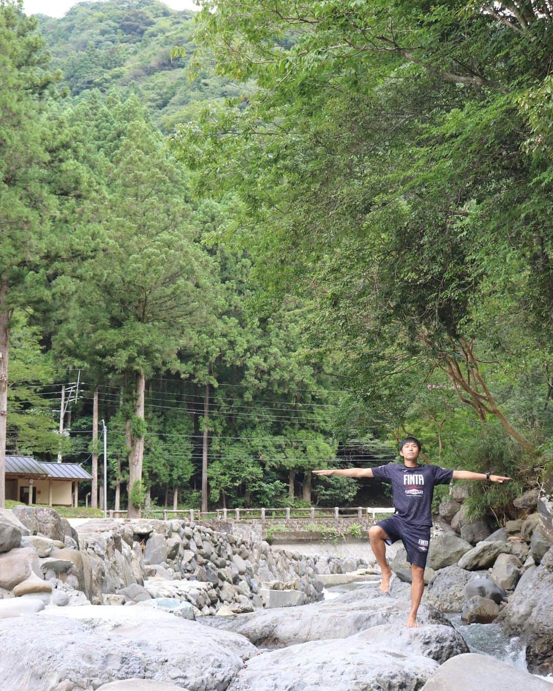 藤川朋樹のインスタグラム：「nature🆒  #嫁ラマン #eoskissx9i #finta #Japan #夫婦」