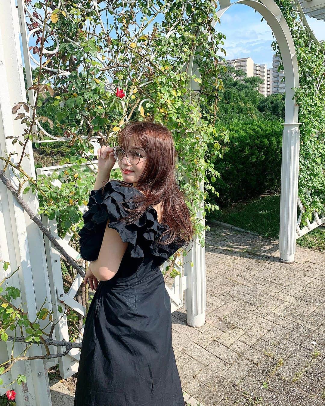 CHERIさんのインスタグラム写真 - (CHERIInstagram)「Sunflower 🌻 with myself 🧏🏼‍♀️ n fav dress 👗  2020,08,09   大阪で見頃のひまわりを調べ倒した結果、今週は#ひまわりweek の #長居公園 がオススメです❣️ みんな元気よく咲いてて見頃でした✨  #万博公園 は見頃は過ぎ去っちゃってました🥺 #ハーベストの丘 お盆、来週ぐらいが見頃だそうです☺ 是非参考にされてください✨  あとはもうご自身でお電話にて問い合わせるのがベストです💪」8月9日 19時50分 - hi_cherish.gram