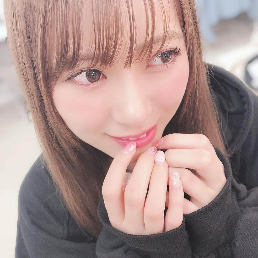 生田衣梨奈さんのインスタグラム写真 - (生田衣梨奈Instagram)「♥メンバーが撮るえりぽんシリーズ♥﻿ ﻿ 本日は。。。野中美希ちゃんです！！！﻿ @miki_nonaka.official﻿ ﻿ 3人揃いました♥﻿ ﻿ 野中美希ちゃんは素材がいいとか﻿ えりのことを可愛いって言ってくれるんだよ😭﻿ ﻿ 嬉しい😭﻿ ﻿ ありがとう！！！！！！！﻿ ﻿ ﻿ みなさんだれの写真が好みでしたか？？﻿ コメントよろしくお願いします♥﻿ ﻿ メンバーが撮るえりぽんシリーズ撮って欲しい人も﻿ リクエストください！！！！﻿ ﻿ ぜひよろしくお願いします(￣▽￣)﻿ ﻿ 大阪お疲れ様でした！！！﻿ ﻿ めちゃくちゃ楽しかったです！！！﻿ お話出来て嬉しかったです♥﻿ ﻿ ﻿ネイル見て♥️ ﻿ ﻿ #morningmusume20 #モーニング娘20﻿ #helloproject  #顔面国宝﻿ #えりぽんかわいい #アイドル﻿ 存在が #インスタ映え #かわいい﻿ #Love #beauty﻿ #followme #makeup﻿ #Instagram #instagood﻿ #메이크업 #얼스타그램﻿ #ig_Japan #팔로미﻿ #フォロー歓迎 #ootd﻿ #野中美希 #JAPAN﻿ #生田衣梨奈  #cute﻿ #いいね #おすすめ﻿ #IDOL #골프﻿ #SELFIE #셀카」8月9日 20時04分 - erina_ikuta.official