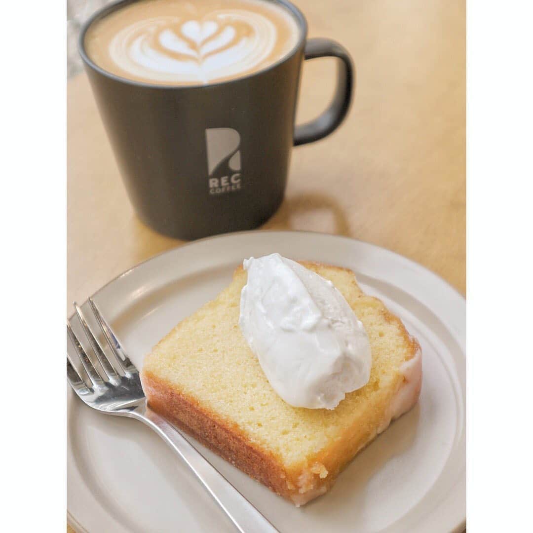 新井乃亜さんのインスタグラム写真 - (新井乃亜Instagram)「☕️ #reccoffee 💙 今日もよく散歩した。。。🥱  #水道橋カフェ #東京カフェ #東京カフェ巡り  #도쿄카페 #도쿄카페투어 #도쿄맛집 #reccoffee水道橋店」8月9日 20時13分 - noa__arai