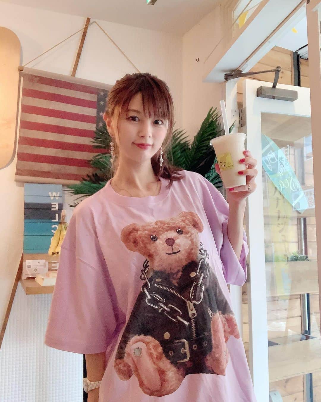 satomiさんのインスタグラム写真 - (satomiInstagram)「効果検証‼️ 密かに2週間置き換えダイエットしてました🌟 ・ トレーニング日に一食バナナジュースに 置き換えるだけ❤️ (@doctor_banana_juice ) ・ 体重は1.5kg減‼️ そしてぽっこりお腹解消されました😊✨ 恐るべしバナナの力❗️ ・ 一食置き換えるだけで無理なくできた！ 何より美味しいの！オススメは  ______________________________ ☺︎今日のコーデ☺︎ 時計→ ( @loborjapan ) クーポンコード【saatohd】で10%off ・ ______________________________ ・ #ドクターバナナ #バナナジュース  #北千住 #lobor  #ロバー  #腕時計  #時計  #手元倶楽部　 #Doctorbanana #バナナダイエット #効果検証 #ぽっこりお腹解消 #ダイエット記録 #くびれ #ウエスト細くなった」8月9日 20時17分 - saatoomii47