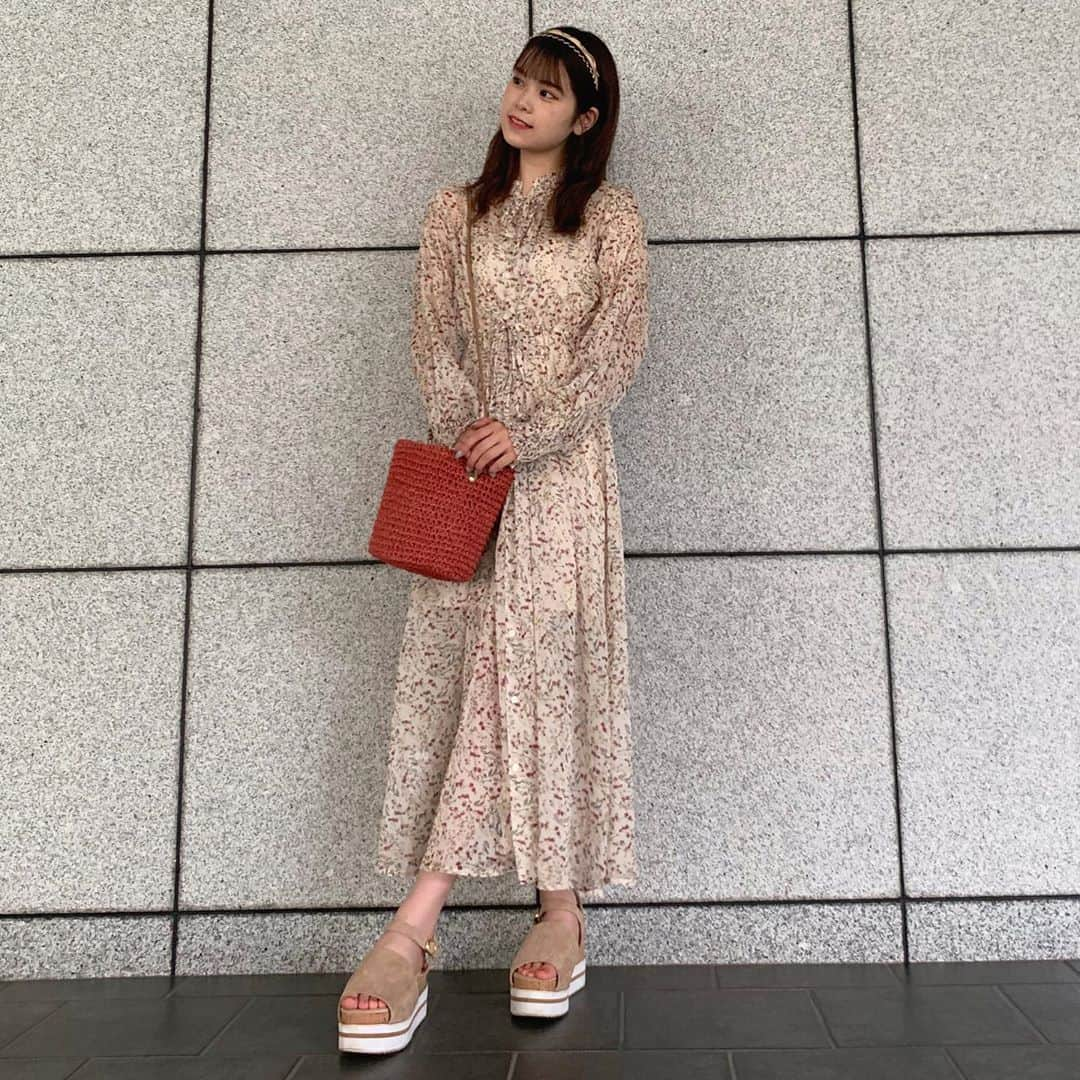 吉川七瀬さんのインスタグラム写真 - (吉川七瀬Instagram)「ワンピーーーース👗 これは一目惚れして買ったよ！ #今日のコーデ　じゃない #夏コーデ　#私服コーデ」8月9日 20時28分 - yoshikawa_nanase