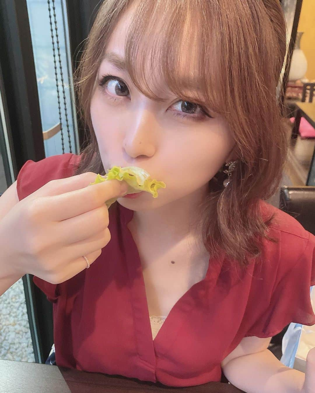 中村優花さんのインスタグラム写真 - (中村優花Instagram)「김밥🥢갈비🥓치즈 떡볶이🧀 チンチャマシソヨᕦ(ò_óˇ)ᕤ  碧南市の韓国料理【花苑】さん🌼  とっても美味しかったー！  内装も豪華だったでみんなこりん！ あ！「こりん」は「来てね」という碧南の方言です♡ #碧南市 #碧南広報大使」8月9日 20時29分 - kind___flowers