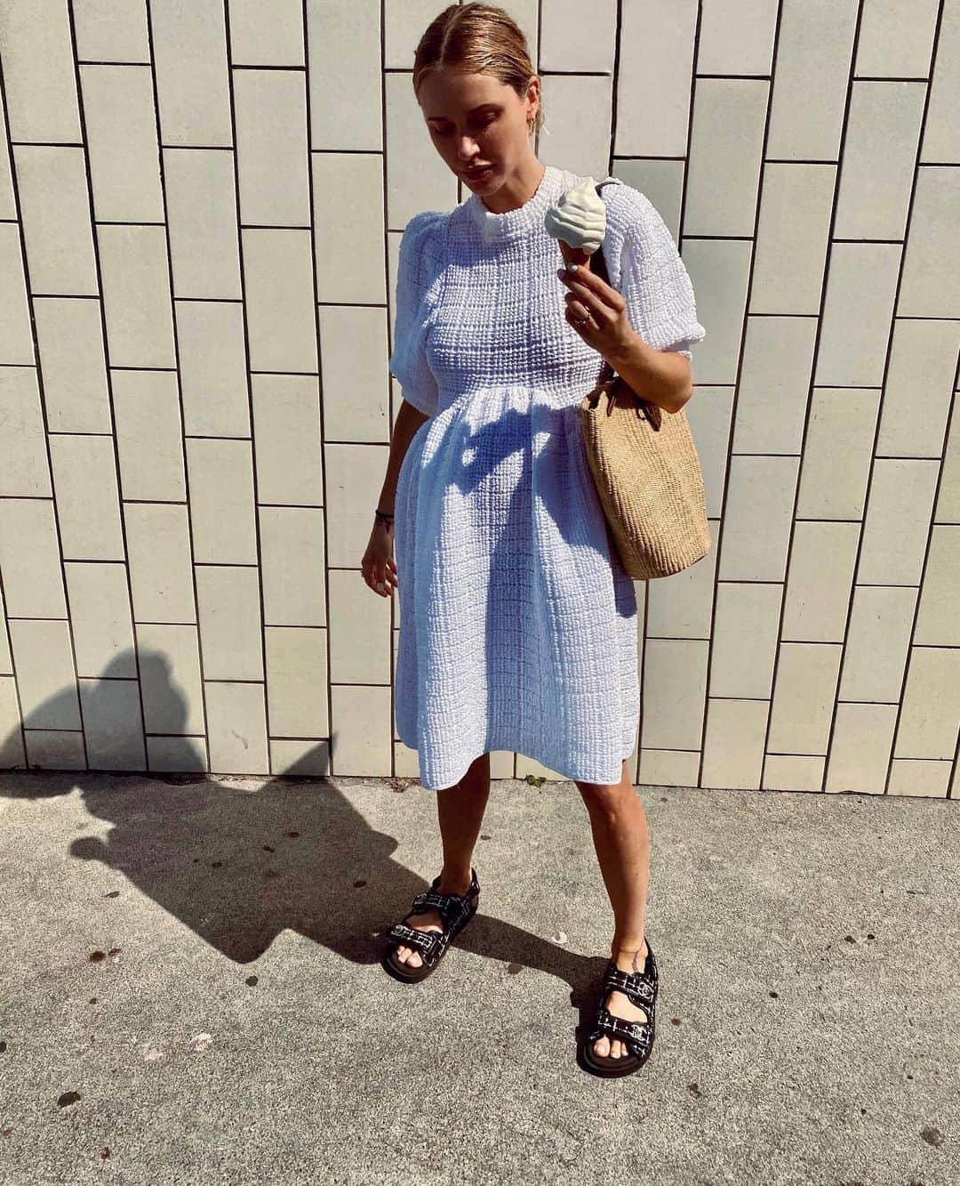 のインスタグラム：「Ice Ice baby 👼🏼🍦」