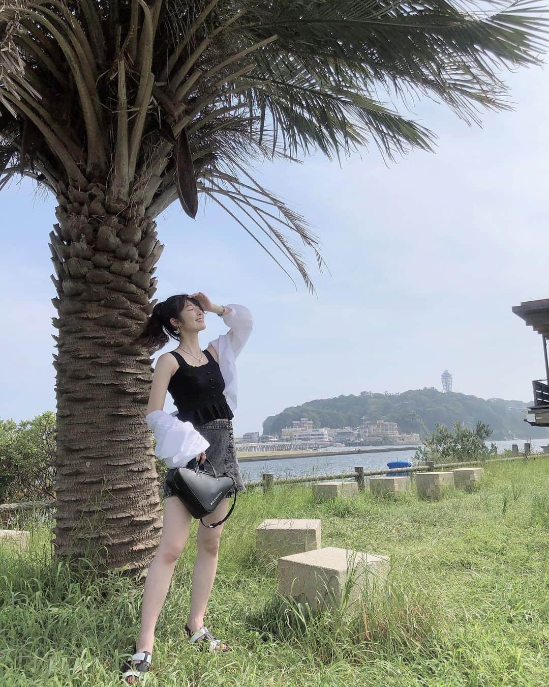 日下部美愛のインスタグラム：「夏う〜  #summer #photo #japan #model #me #hair #code #fashion #makeup #selfie #followme #instagood #camera #instadaily #dailylook #韓国コーデ #한국 #맞팔 #사진 #데일리 #데일리룩 #인스타사진 #인스타그램 #일본인 #패션」
