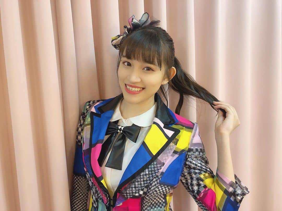 のインスタグラム：「僕の夏が始まる🌞🌴﻿ ﻿ ﻿ 今日は僕の夏が始まる公演﻿ 久しぶりの劇場公演でほんとに楽しかった🥺﻿ ﻿ やっぱ自分が幸せだと思える時間は歌って踊って笑ってる時かなって思うんだよね💪﻿ ﻿ 元気でたわー！！！！﻿ ﻿ 運動しよう！﻿ ﻿ #AKB48﻿ #AKB48劇場﻿ #僕の夏が始まる公演﻿ #最高﻿ #夏始まった﻿ #ポニーテール﻿ #髪の毛伸びたから首振ったら唇に付く」