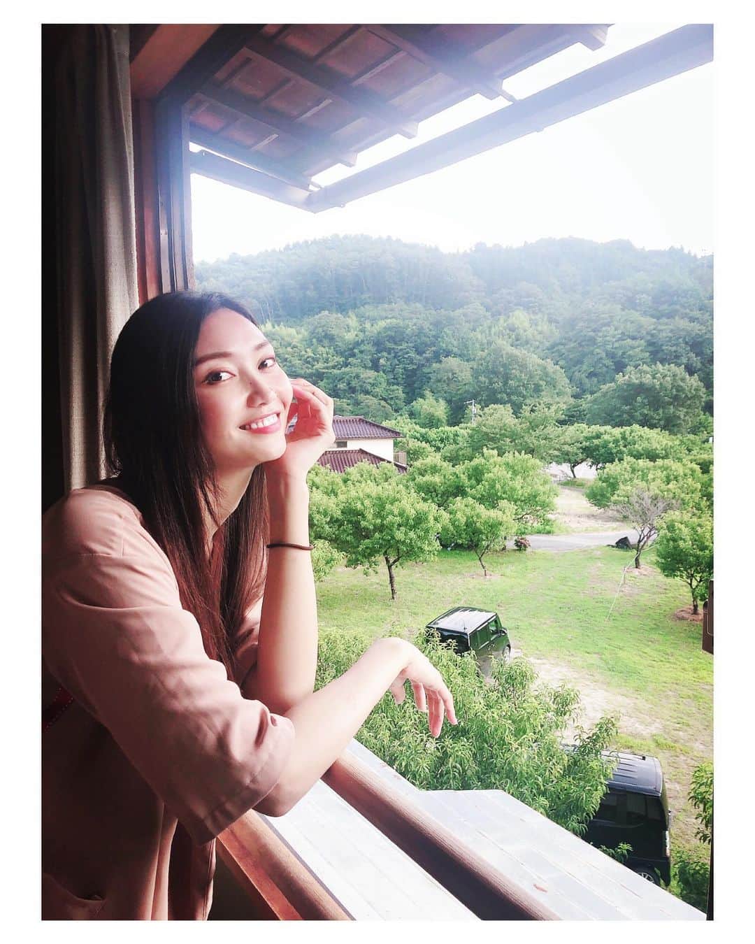 蔵歩実のインスタグラム：「🐛⛰💚 . . #japanese #japanesegirl #일본 #일본인 #일본사람#東京 #tokyo #도쿄 #モデル #model#모델 #followme  #高身長 #高身長女子 #instalove #ootd」