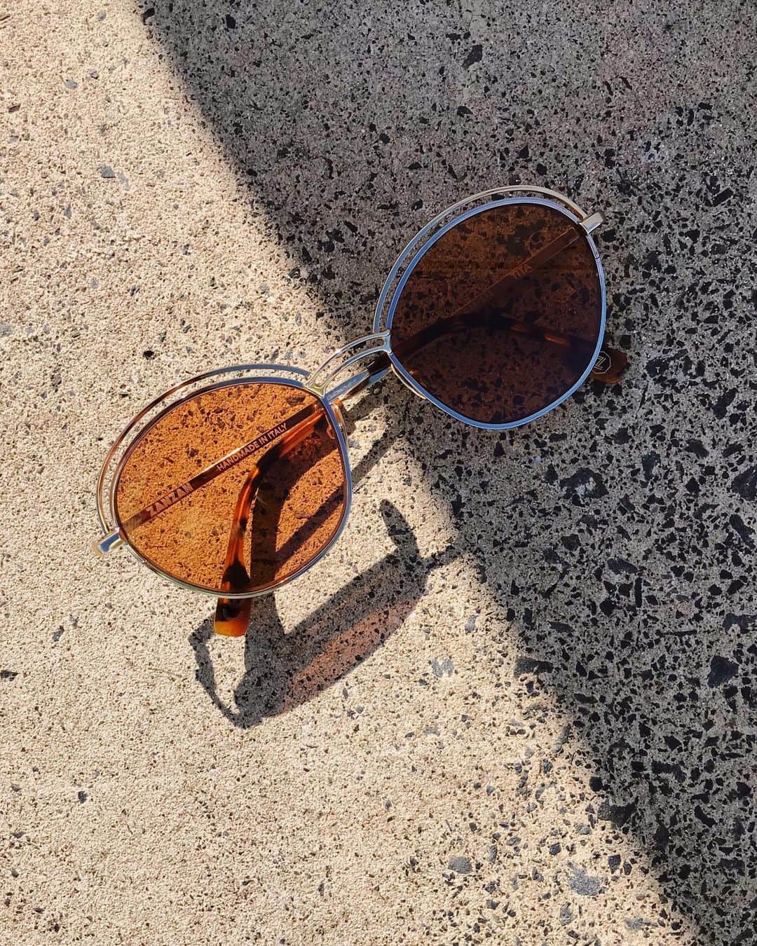 Meganさんのインスタグラム写真 - (MeganInstagram)「Our summer sale ends tomorrow 🕶 Use code SUMMER25 at checkout for 25% off all sunglasses and opticals. Be quick! ☀️ - - - - #sunglasses #opticals #eyewear #summersale #summertime」8月9日 21時22分 - zanzan_domus