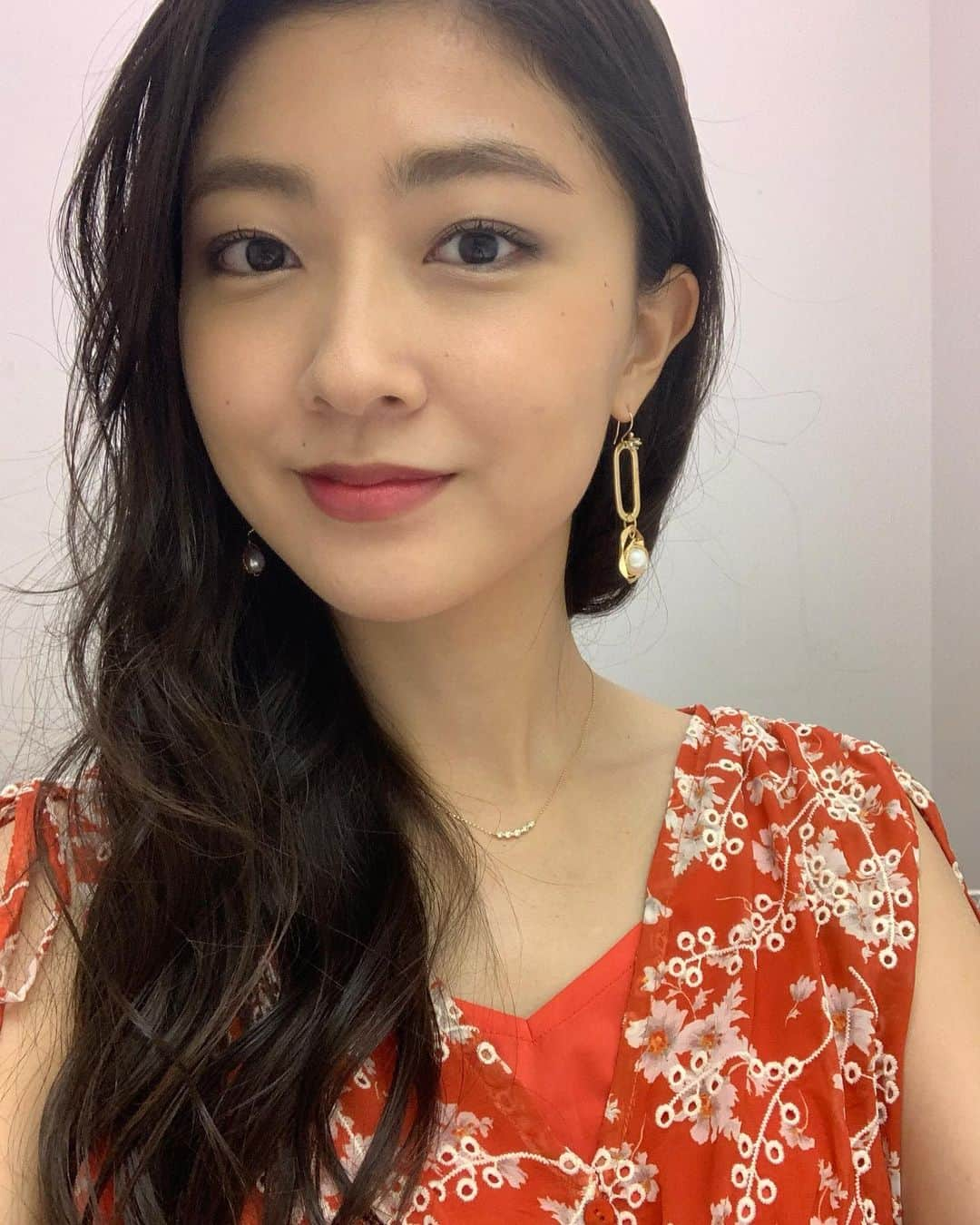 熊井友理奈さんのインスタグラム写真 - (熊井友理奈Instagram)「_﻿ ﻿ ﻿ ﻿ 昨日は新しく買ったシャドウで﻿ メイクしました💄﻿ ﻿ ﻿ どれにしようか迷ったけど、﻿ 使いやすそうなパレットにしてみた！﻿ ﻿ 発色も良くていい感じ🙆‍♀️﻿ ﻿ #dior﻿ #diormakeup #eyeshadow  #サンククルール #ソフトカシミア #669 #softcashmere」8月9日 21時36分 - kumai_yurina