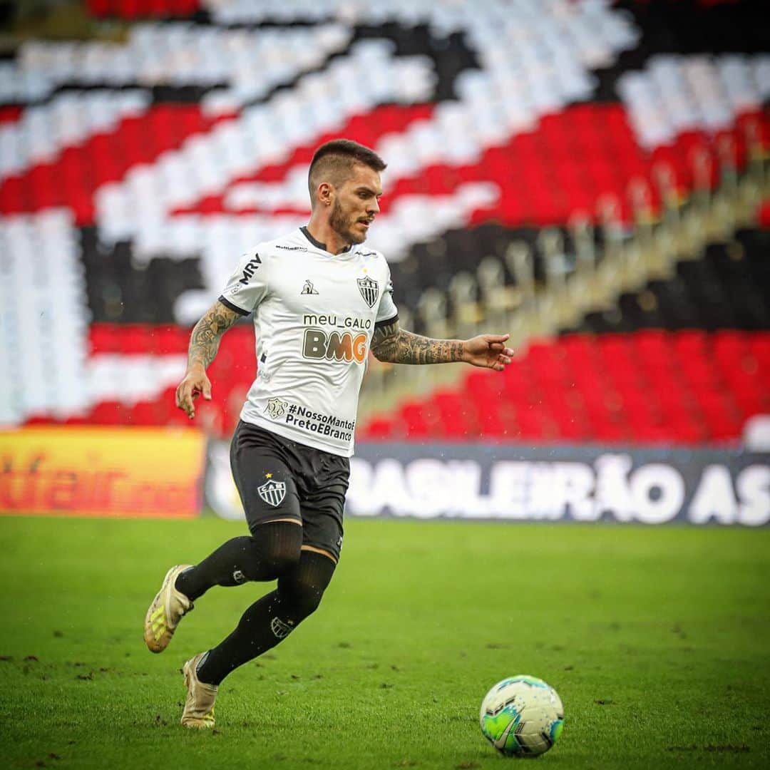 ナタンのインスタグラム：「Grande Vitória ! Parabéns grupo, muita dedicação do começo ao fim 🐔💪🏻 Aqui É GALO !!」
