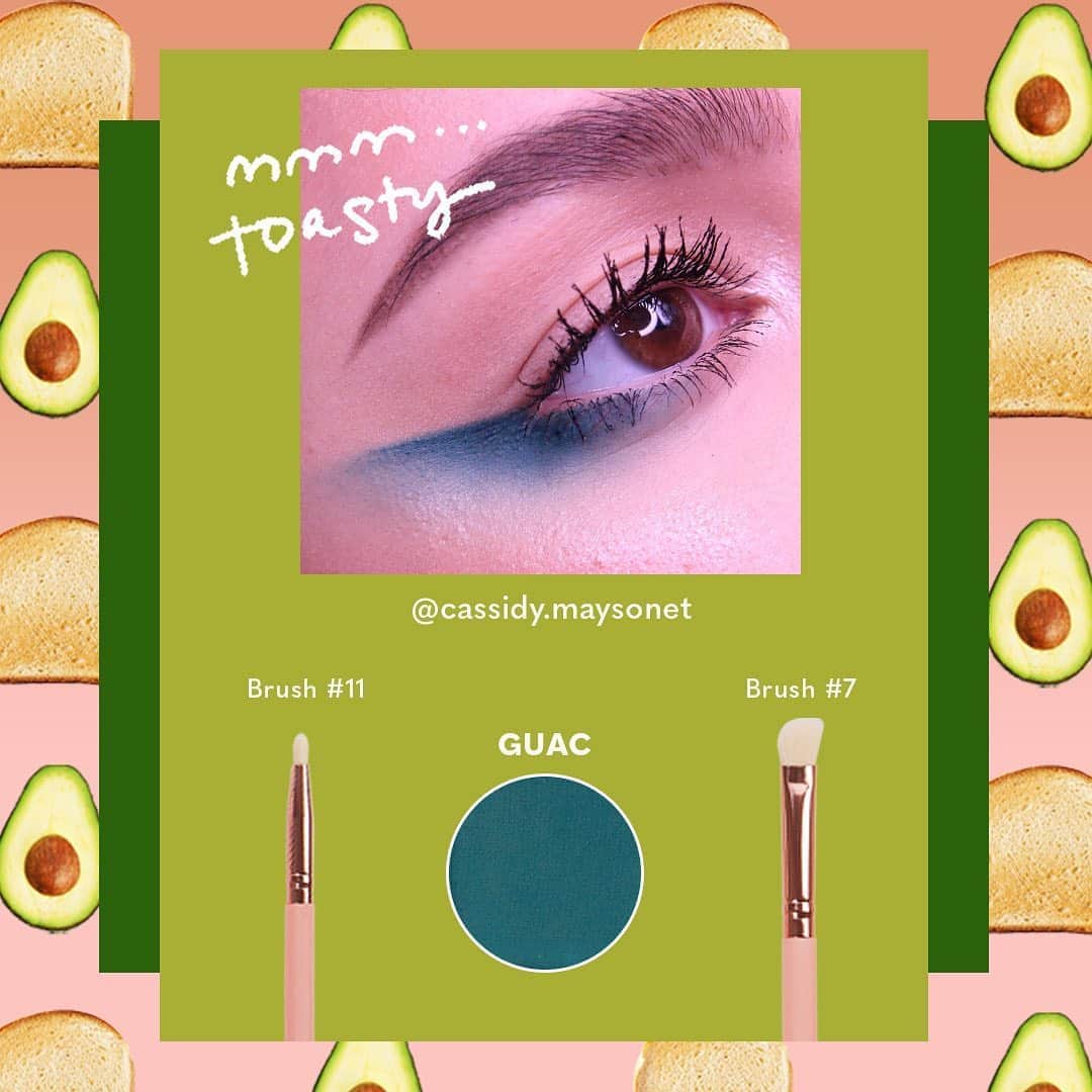 BH Cosmeticsさんのインスタグラム写真 - (BH CosmeticsInstagram)「This Avocado Toast eye look is anything but basic 👀⁣⁣⠀ ⁣⁣⠀ 🥑Use Brunch Bunch Brush #11 to apply shade Guac in an outward motion to create a liner effect under the eye⁣⁣⠀ 🥑Use Brush #7 and shade Guac to blend and shape for a winged effect ⁣⁣⠀ ⁣⁣⠀ #WeekendVibes #bhcosmetics」8月10日 7時36分 - bhcosmetics