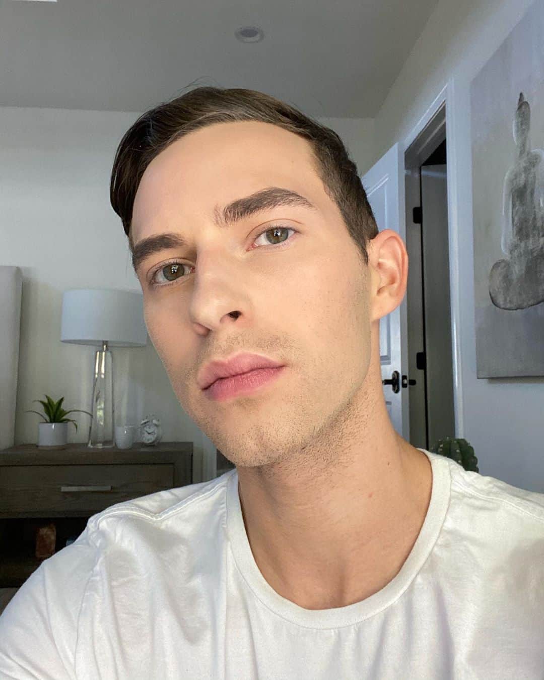 アダム・リッポンのインスタグラム：「Just some after and before action with the Neo Nude Foundation by @armanibeauty 🙆🏼‍♂️ a little bit goes a long way. I use it every day it helps me feel ready for the day and the best version of myself. Also, we all deserve full brows. #ArmaniNeoNude #ArmaniBeauty #ArmaniPartner」
